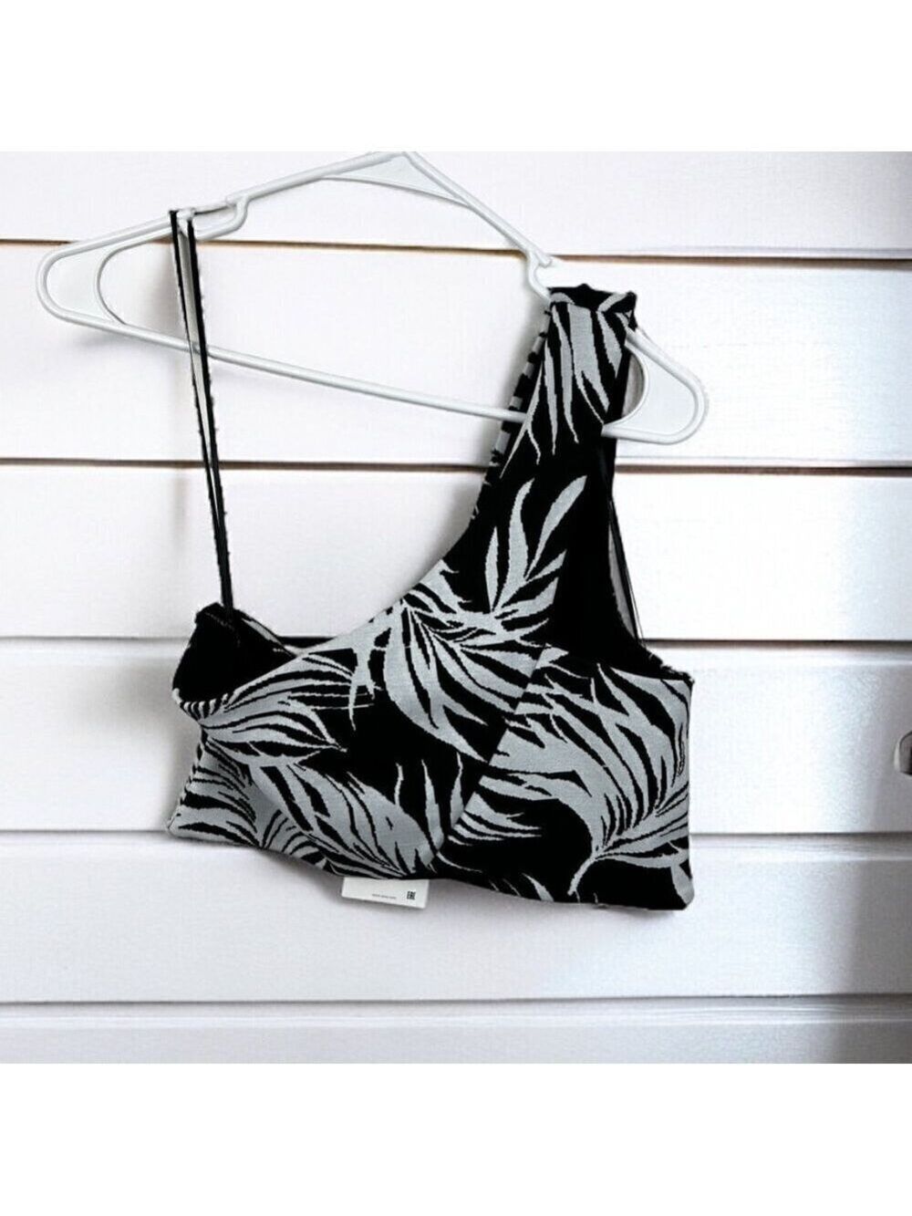 NWT Zara Women's L Cropped Asymmetrical Black and White Floral Tank Top
